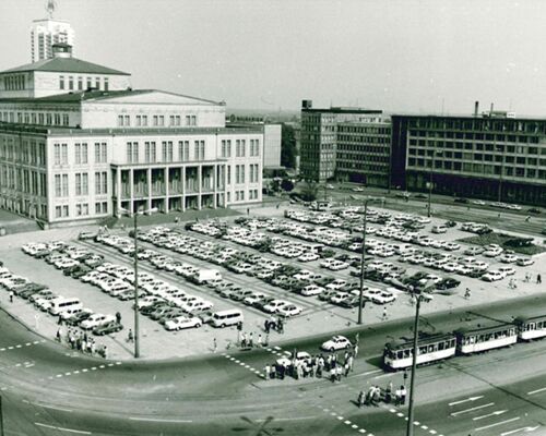 Augustusplatz mit Blick auf die Oper 1974