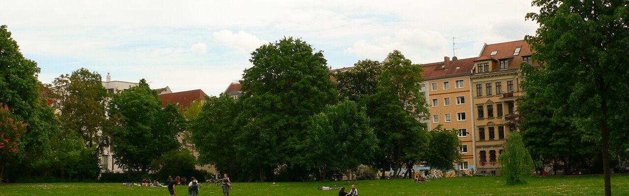 Grünflächen wie der Alexis-Schumann-Platz sind ein beliebter Treffpunkt