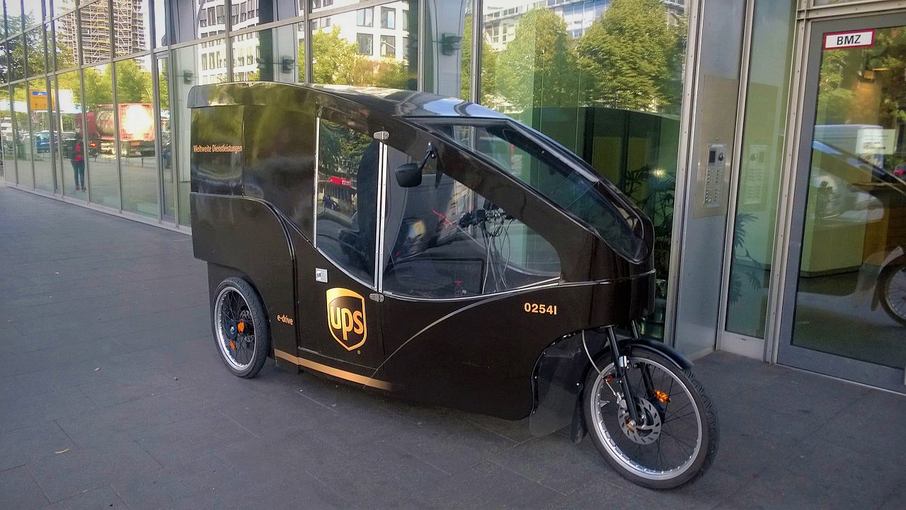 Hamburger Innenstadt - UPS schon seit vielen Jahren mit Transporträdern unterwegs