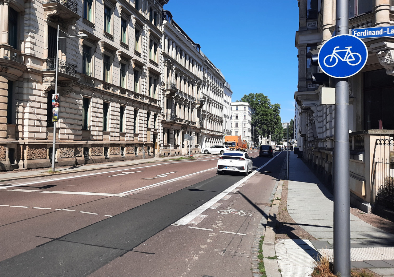 Auf der Marschnerstraße gibt es jetzt neue Radfahrstreifen